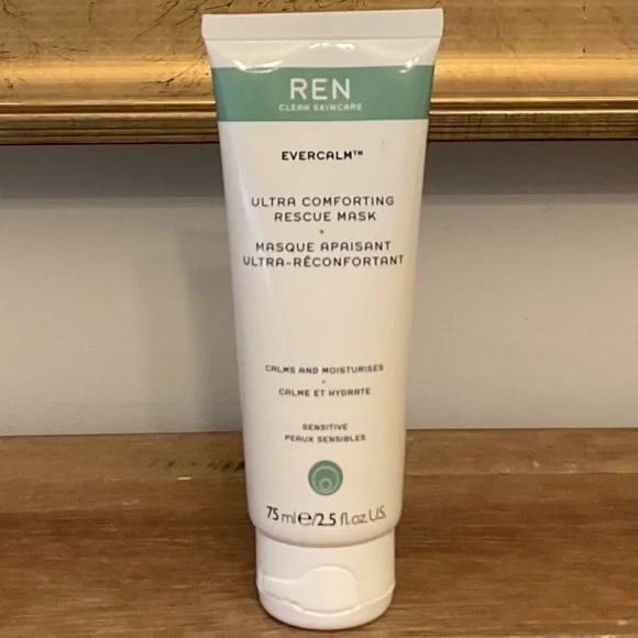 REN Evercalm facial mask - Picture 1 of 2